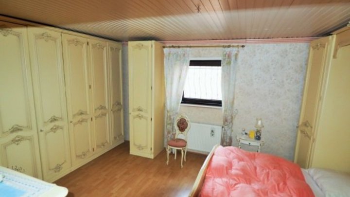 ++ GROSSZÜGIGE DOPPELHAUSHÄLFTE mit VIEL POTENTIAL! ++